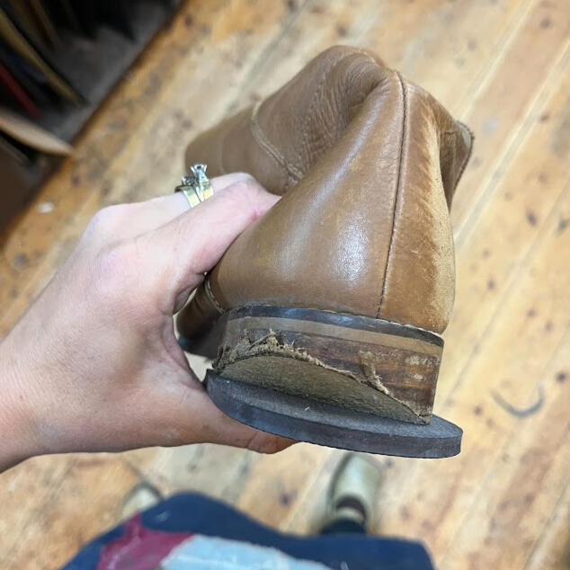 don't be embarassed if your heel looks like this, its what i specialise in
