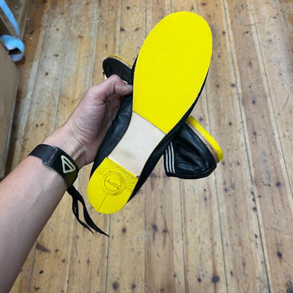 who doesnt love a yellow finish????